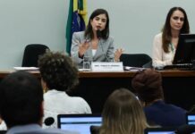 Proposta que criminaliza misoginia avança na Câmara dos Deputados
