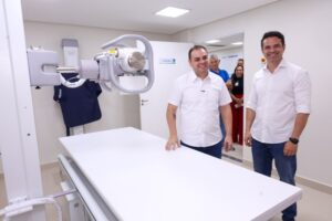 Roberto Cidade vistoria obras da primeira Escola de Saúde Pública do Amazonas e da nova Policlínica do CHS