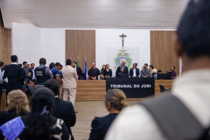 Juiz Fábio Lopes Alfaia encerra julgamento do Caso Débora com condenação dos acusados em Manaus Juiz Fábio Lopes Alfaia encerra julgamento do Caso Débora com condenação dos acusados em Manaus