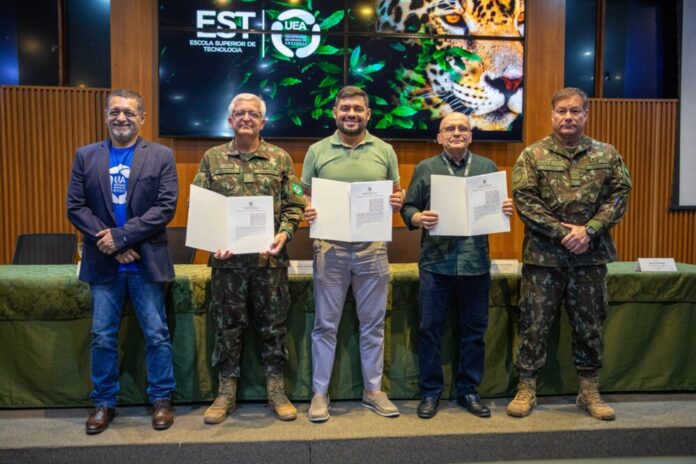 WhatsApp Image 2026-06-18 at 18.50.58 UEA e Exército Brasileiro firmam parceria em defesa cibernética