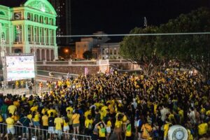 Amazonas Fan Fest reúne torcedores para jogo do Brasil e shows gratuitos no Largo de São Sebastião nesta sexta (19)