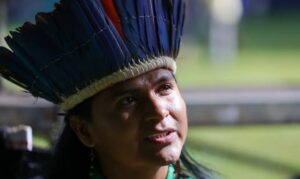 Câmara aprova uso de indumentárias tradicionais em fotos de documentos