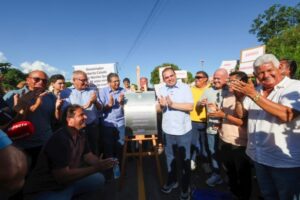 Roberto Cidade inaugura terceira ponte do programa estadual de construção de pontes, em Manaus