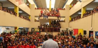 Governador Roberto Cidade entrega kits escolares, alimentação e livros para alunos do Ceti Áurea Pinheiro Braga, na zona oeste de Manaus