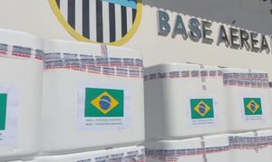 Brasil envia 690 mil doses de vacinas em ajuda à Venezuela