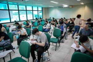 Com mais de 4,4 mil vagas, UEA lança editais do Vestibular e SIS e anuncia curso inédito de Medicina Veterinária em Presidente Figueiredo