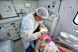 Unidade Odontológica Móvel leva atendimento domiciliar a moradores do Morar Melhor 13