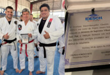 Faixa vermelha e branca de Jiu-Jitsu o ministro Luiz Fux é homenageado no Amazonas