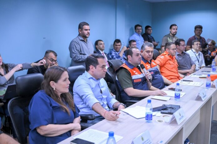 Governador Roberto Cidade coordena reunião Comitê de Enfrentamento a Eventos Climáticos e Ambientais no Amazonas