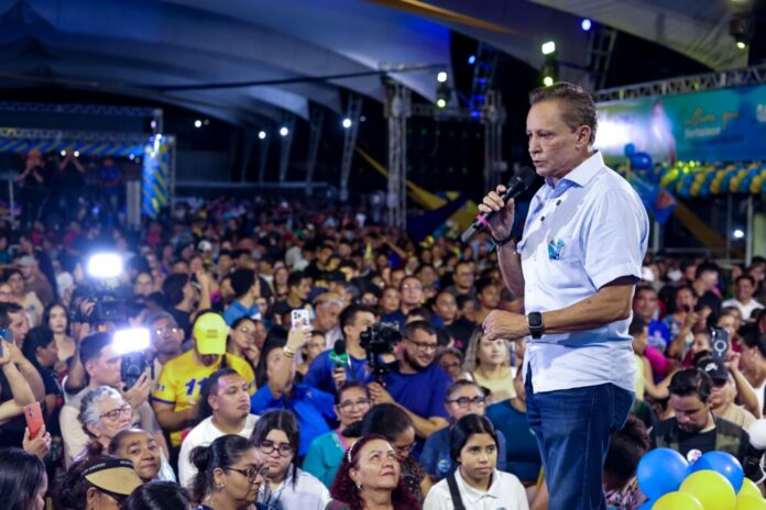 Adjuto Afonso mostra força política e reúne 12 mil apoiadores em lançamento de campanha eleitoral