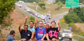 Em Presidente Figueiredo, Roberto Cidade mobiliza apoiadores durante megacarreata