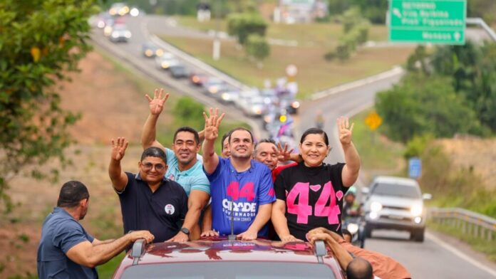WhatsApp Image 2026-08-22 at 20.48.19 Em Presidente Figueiredo, Roberto Cidade mobiliza apoiadores durante megacarreata