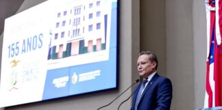 Adjuto Afonso homenageia ACA pelos 155 anos e entrega lei que reconhece a entidade como Patrimônio Cultural