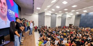 Roberto Cidade dialoga com artistas e produtores culturais sobre propostas para o setor