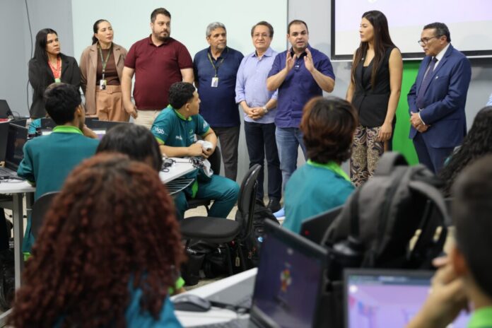 Roberto Cidade aposta em tecnologia e qualificação para preparar estudantes do Amazonas para o futuro