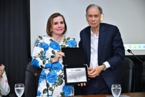 Presidente do TCE-AM recebe homenagem durante Dia da Integridade e Compliance da Ciama