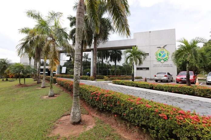 Governo do Amazonas cancela compra de kits dormitório para garantir transparência