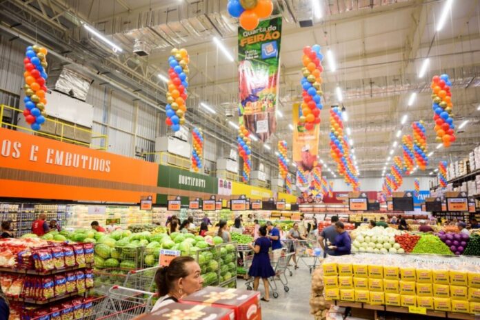 Supermercados do Grupo DB antecipam horário de atendimento e abrem seis lojas às 7h em Manaus; saiba quais