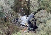 Bombeiros encontram helicóptero com corpo do cantor Rick