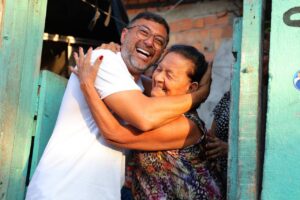 Wilson Lima percorre o Petrópolis e reforça compromisso de ampliar investimentos no Senado