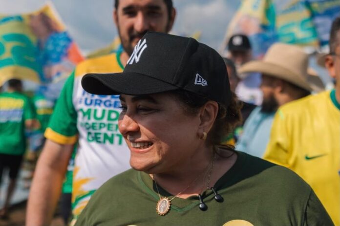 Maria do Carmo - Festa no interior 5 - ALBERTO BANDEIRA Professora Maria mobiliza multidão em motocarreata em Borba e cumpre agenda na calha do Rio Madeira