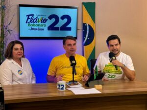 Professora Maria participa de live nacional do candidato à Presidência Flávio Bolsonaro: ‘Vamos resgatar o Brasil’