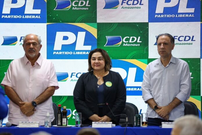 Maria do Carmo - Mão amiga do comércio 3 - THIAGO PONCIO Em apresentação de propostas a lojistas, Professora Maria diz que será ‘mão amiga’ do comércio