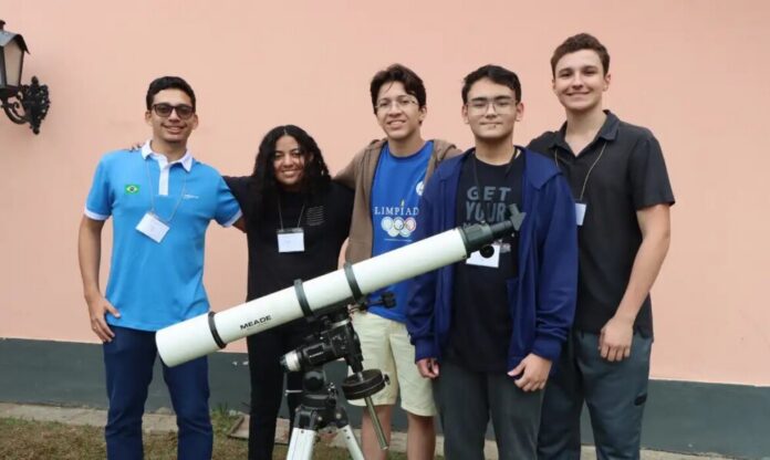 Olimpíada de Astronomia no Vietnã tem cinco estudantes brasileiros