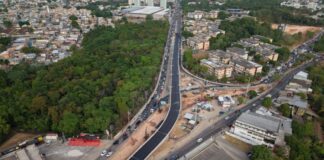 Prefeitura de Manaus conclui pavimentação da alça superior do ‘Passarão’ e mantém obra em ritmo intenso