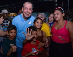 Omar promete construir três novos Centros de Convivência da Família em Manaus e mais 35 no interior