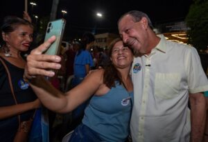 Omar propõe crédito e geração de renda para autonomia das mulheres chefes de família no CadÚnico