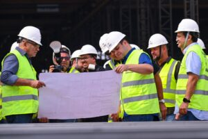 Roberto Cidade inspeciona construção de terminais flutuantes para comunidades do interior do Amazonas