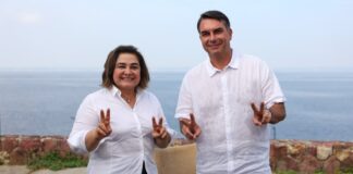 Flávio Bolsonaro declara apoio à Professora Maria do Carmo no segundo turno no Amazonas