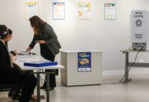 Colinha em papel e sem celular: saiba o que pode entrar na cabine